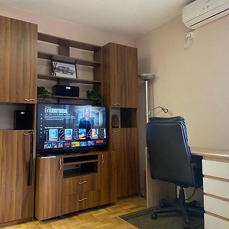 Mila Apartment Újvidék Kültér fotó