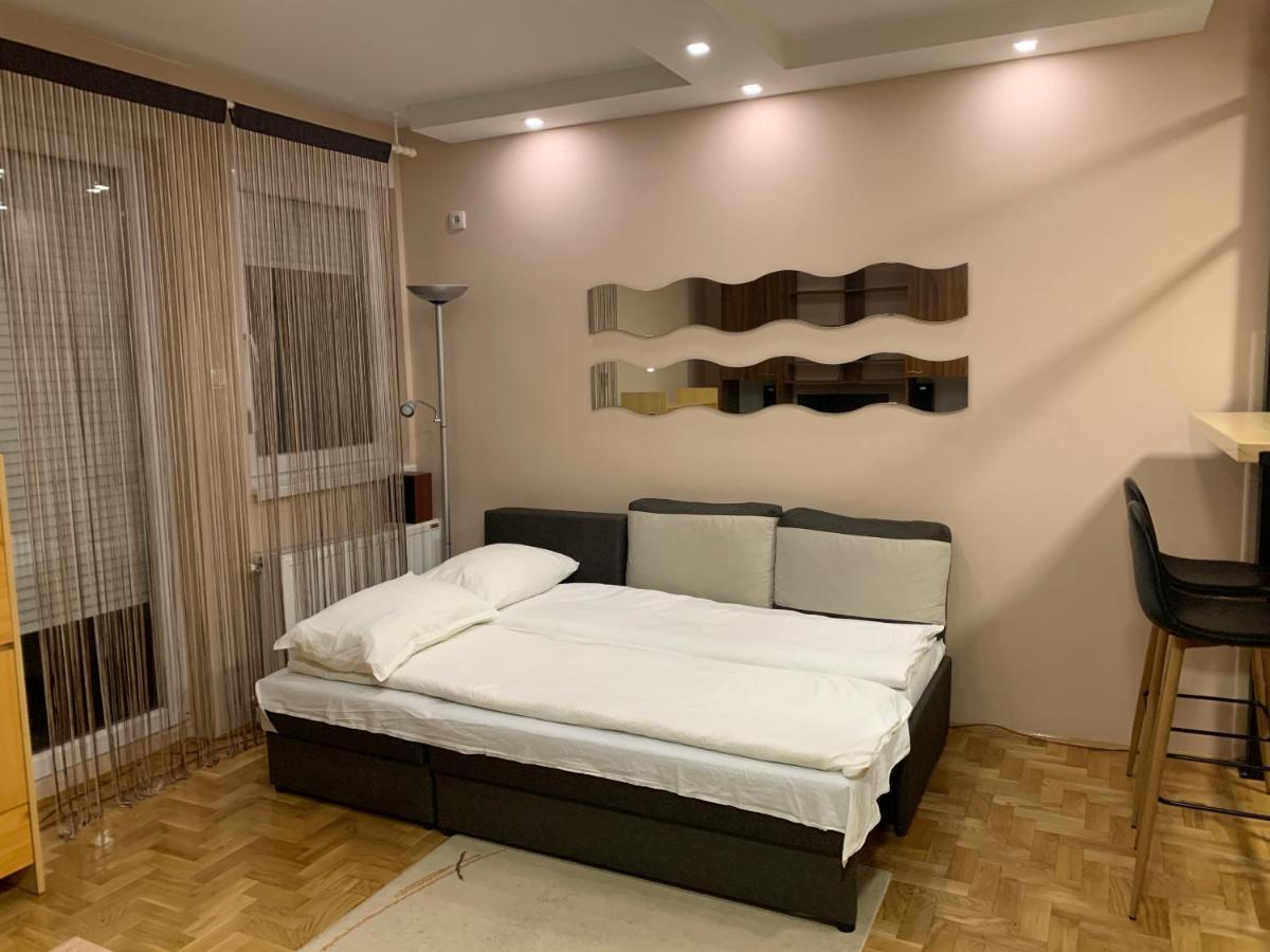 Mila Apartment Újvidék Kültér fotó