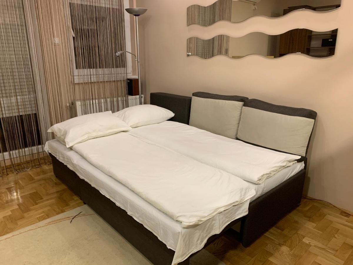 Mila Apartment Újvidék Kültér fotó