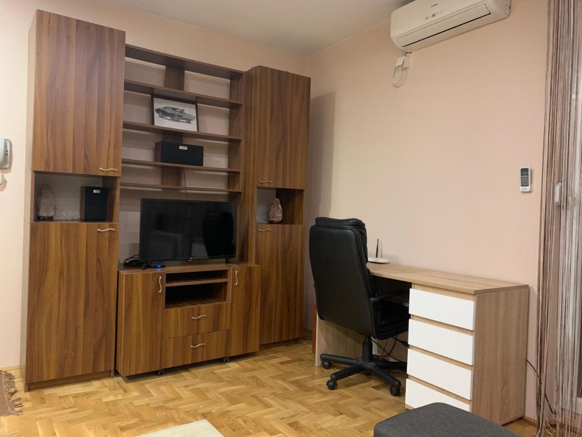 Mila Apartment Újvidék Kültér fotó